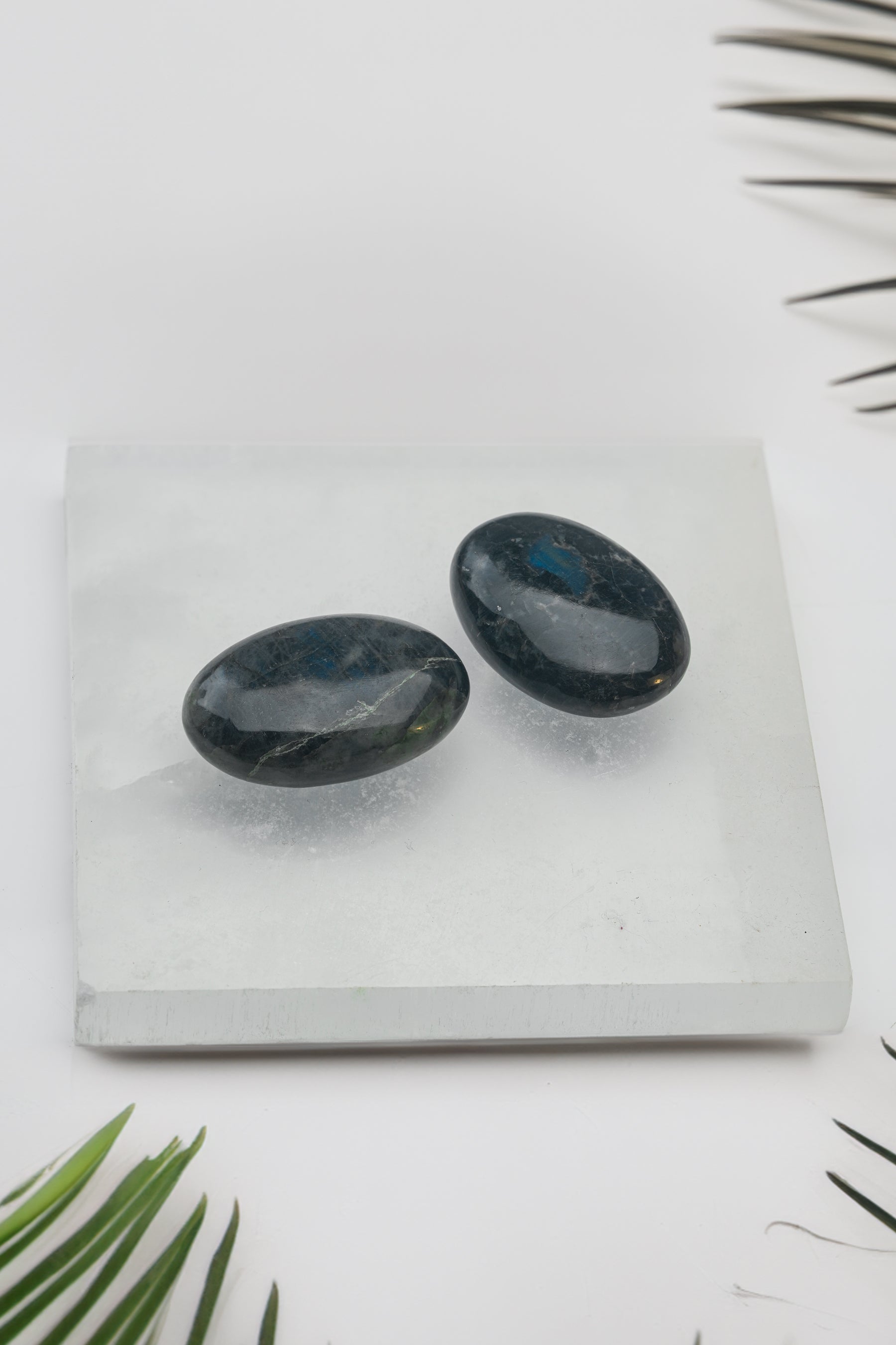 Tranquil Labradorite Palmstone